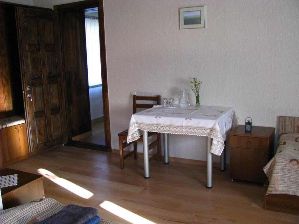 אומלו Guest House Shina חדר תמונה